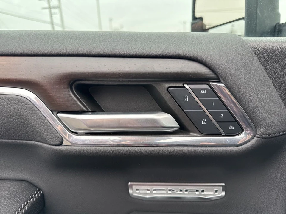 2024 GMC Sierra 5th Gen - Image 11 of 21