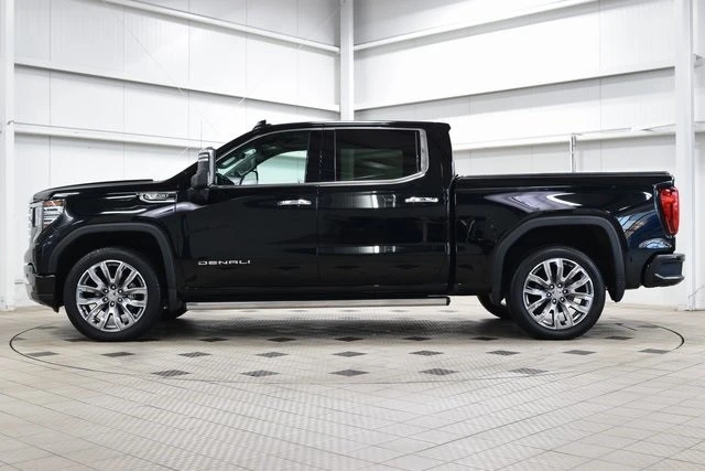 2024 GMC Sierra 5th Gen - Image 4 of 12