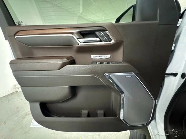 2024 GMC Sierra 5th Gen - Image 12 of 17