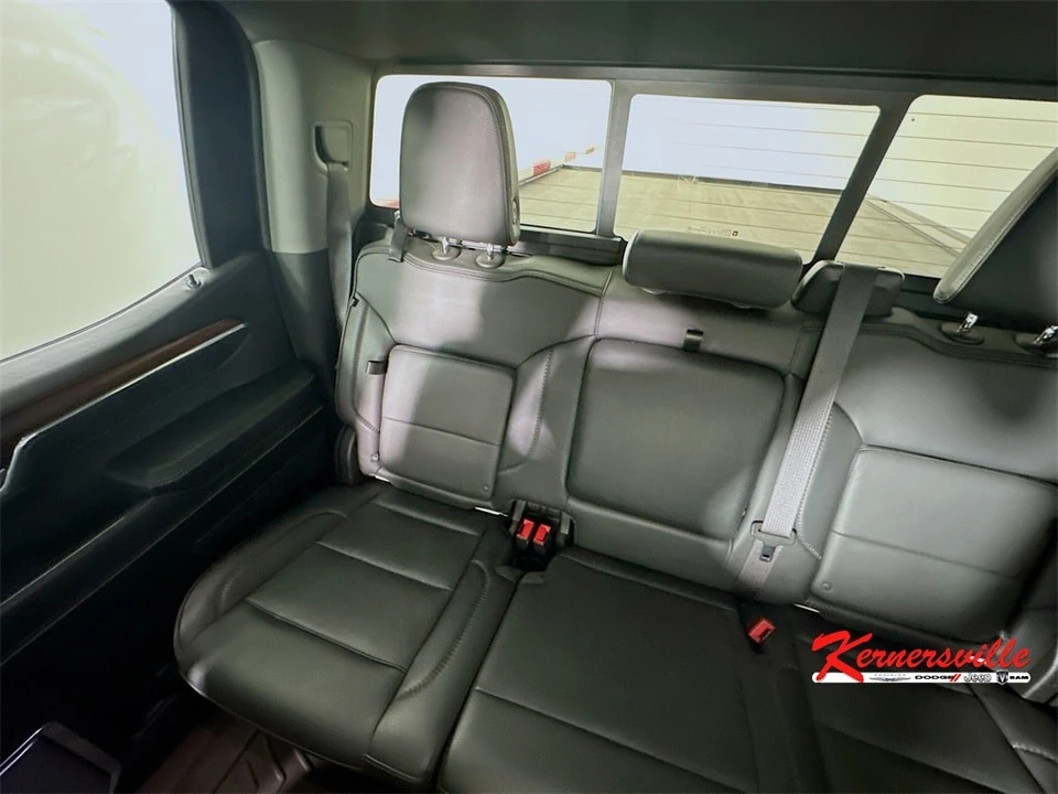 2024 GMC Sierra 5th Gen - Image 12 of 21