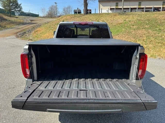 2024 GMC Sierra 5th Gen - Image 8 of 21