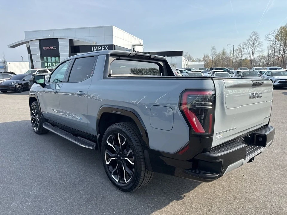 2024 GMC Sierra 5th Gen - Image 3 of 21
