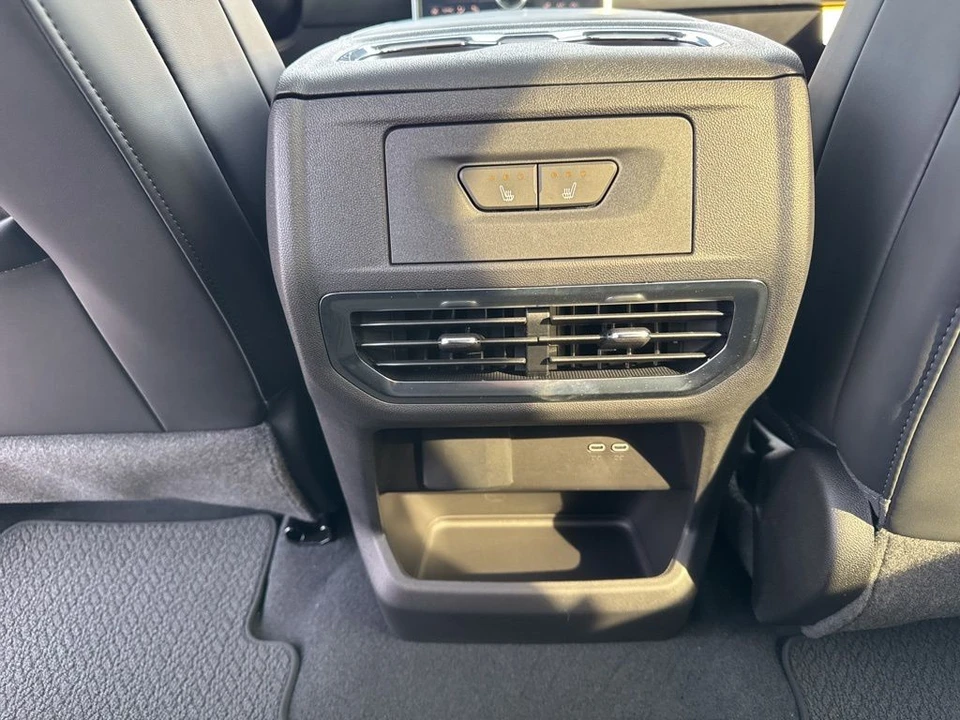 2024 GMC Sierra 5th Gen - Image 14 of 21
