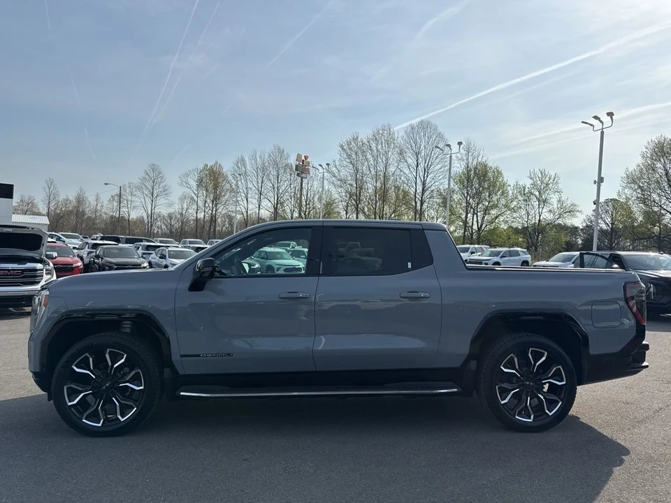 2024 GMC Sierra 5th Gen - Image 2 of 21