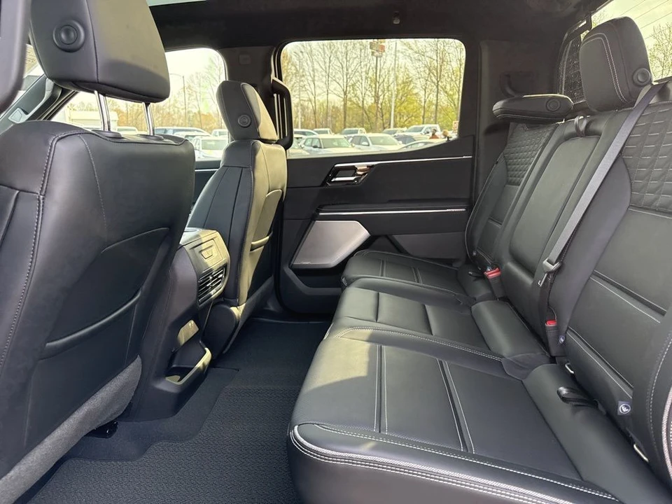 2024 GMC Sierra 5th Gen - Image 13 of 21