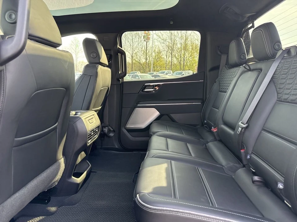 2024 GMC Sierra 5th Gen - Image 13 of 21