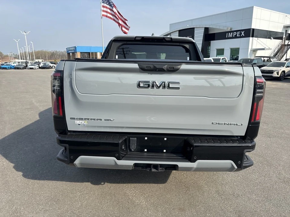 2024 GMC Sierra 5th Gen - Image 4 of 21