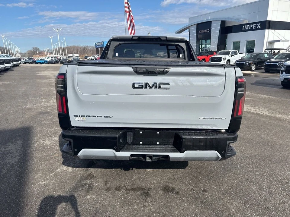 2024 GMC Sierra 5th Gen - Image 4 of 21