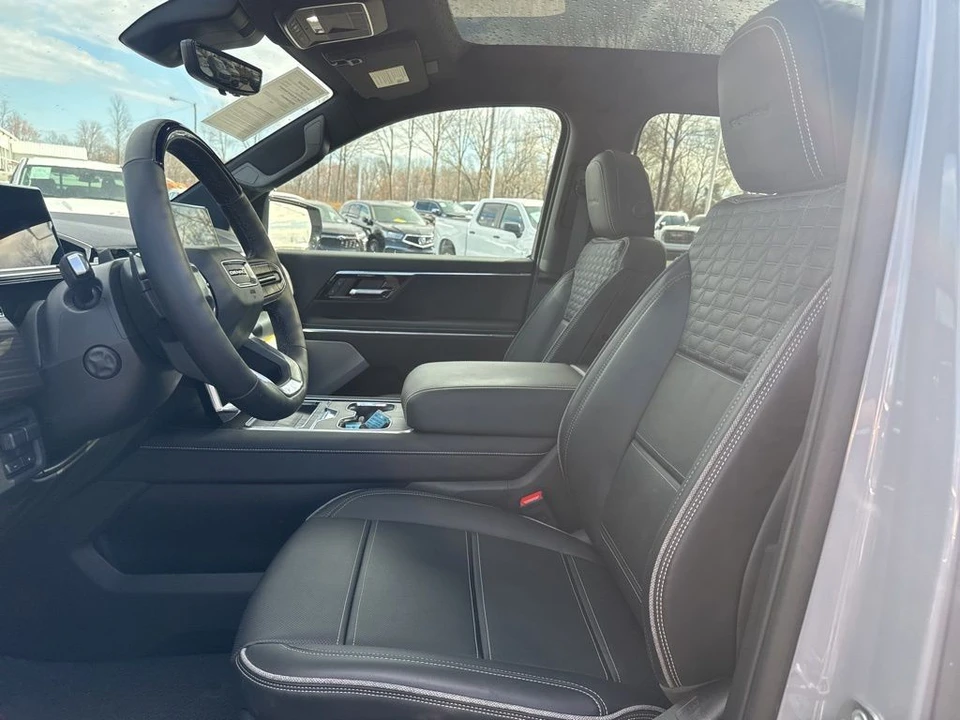 2024 GMC Sierra 5th Gen - Image 9 of 21