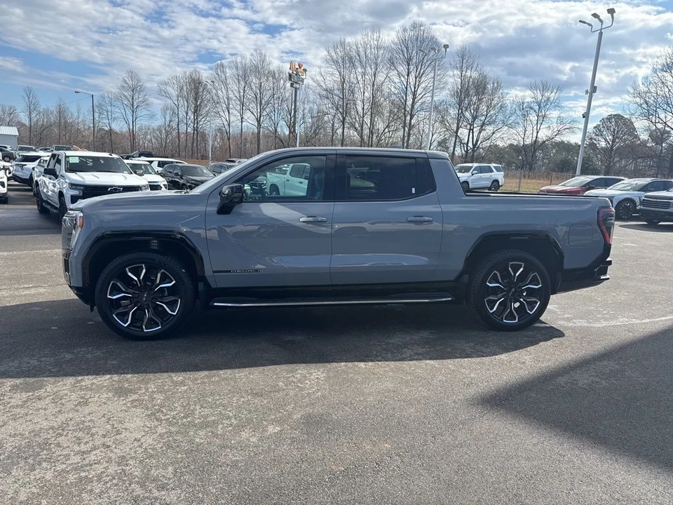 2024 GMC Sierra 5th Gen - Image 2 of 21