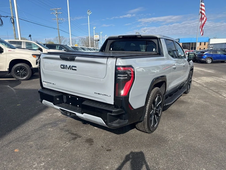 2024 GMC Sierra 5th Gen - Image 5 of 21