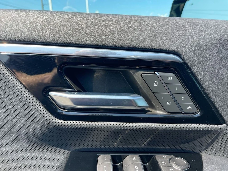 2024 GMC Sierra 5th Gen - Image 11 of 12