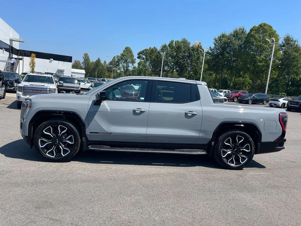 2024 GMC Sierra 5th Gen - Image 2 of 12