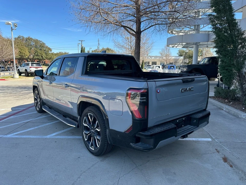 2024 GMC Sierra 5th Gen - Image 4 of 8