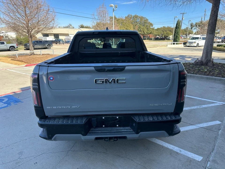 2024 GMC Sierra 5th Gen - Image 5 of 8