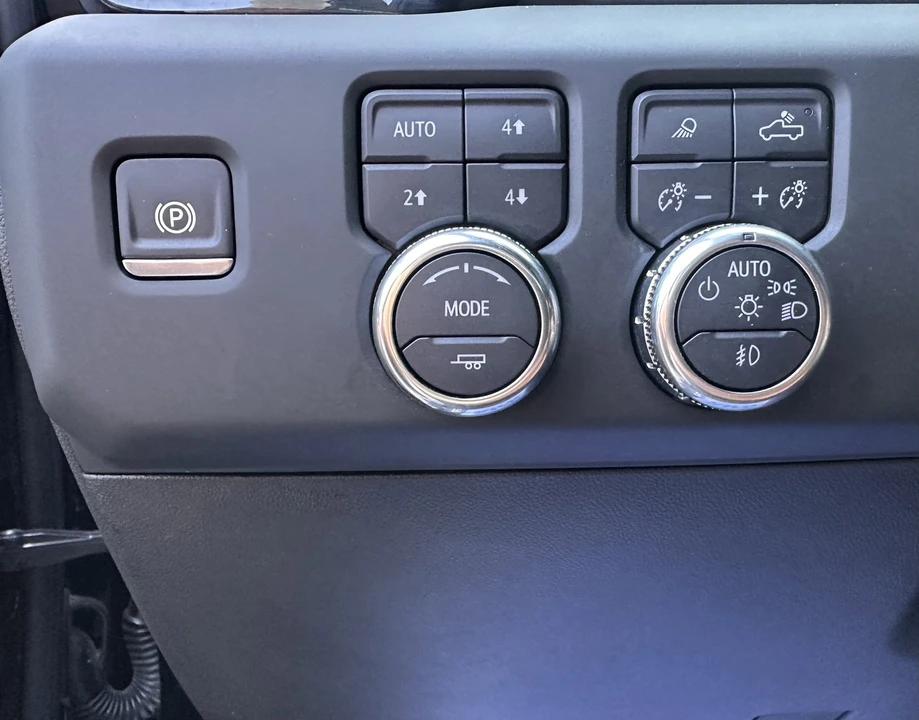 2024 GMC Sierra 5th Gen - Image 22 of 31
