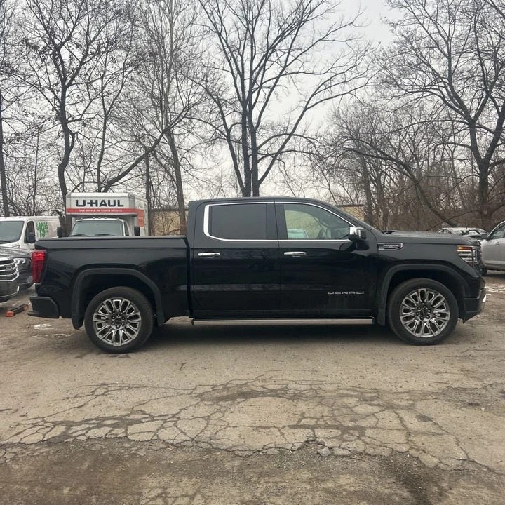 2024 GMC Sierra 5th Gen - Image 8 of 12
