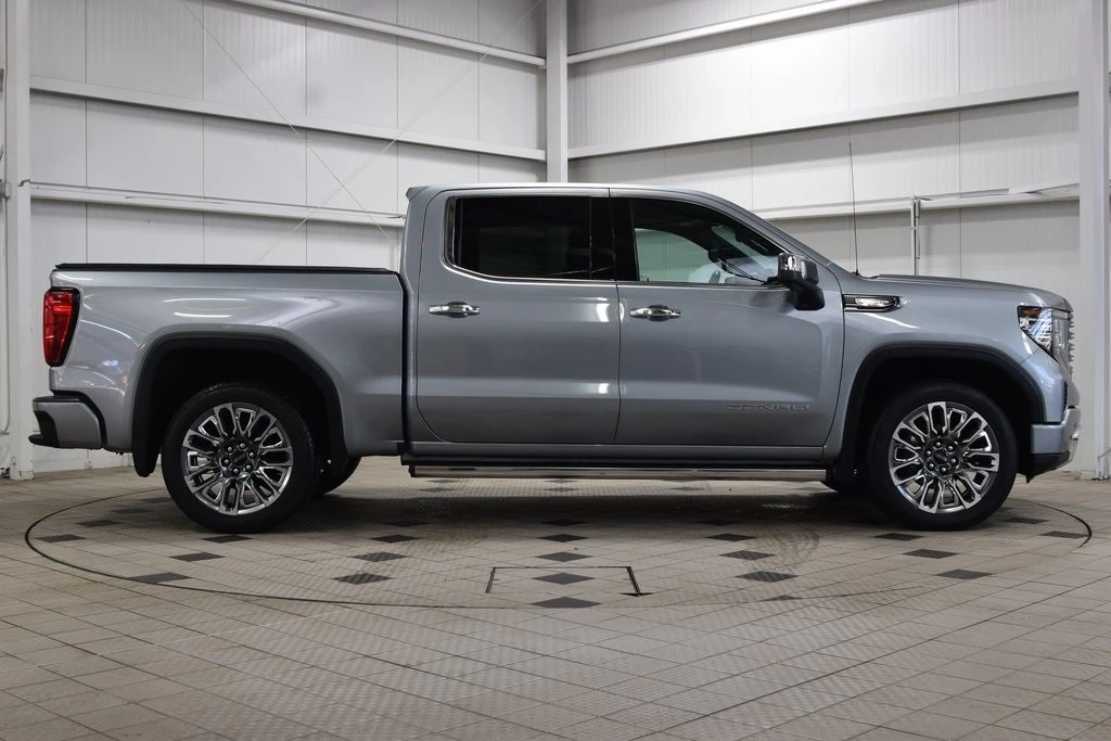 2024 GMC Sierra 5th Gen - Image 9 of 21