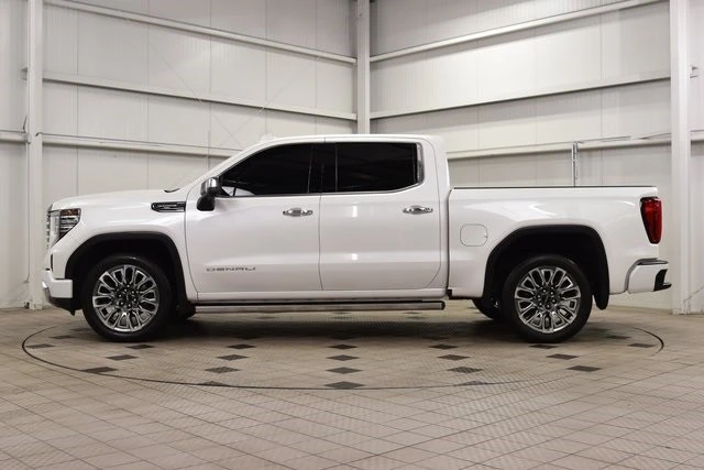 2024 GMC Sierra 5th Gen - Image 4 of 12