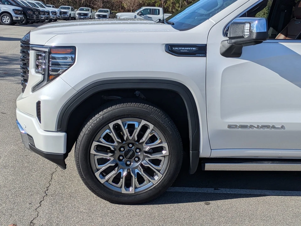 2024 GMC Sierra 5th Gen - Image 11 of 21