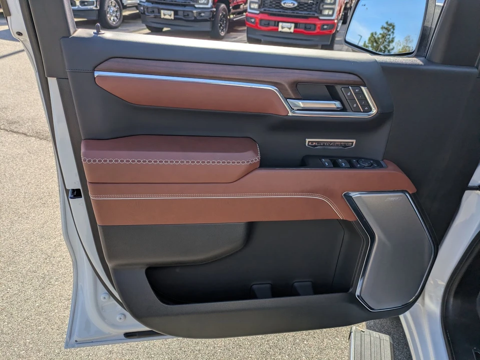 2024 GMC Sierra 5th Gen - Image 16 of 21