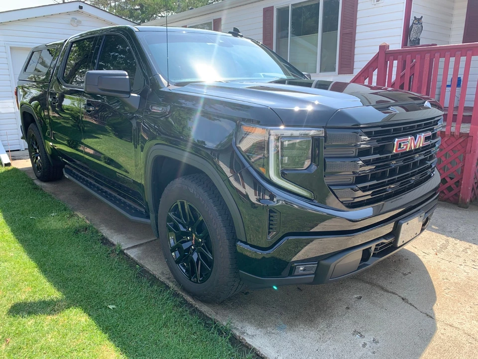 2024 GMC Sierra 5th Gen - Image 2 of 21