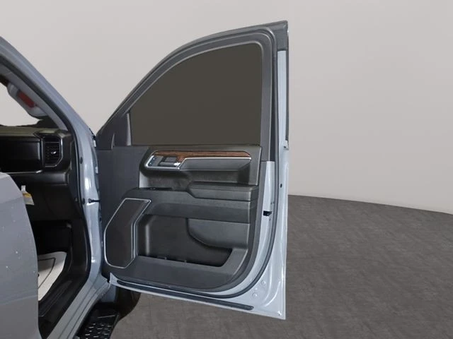2024 GMC Sierra 5th Gen - Image 16 of 21