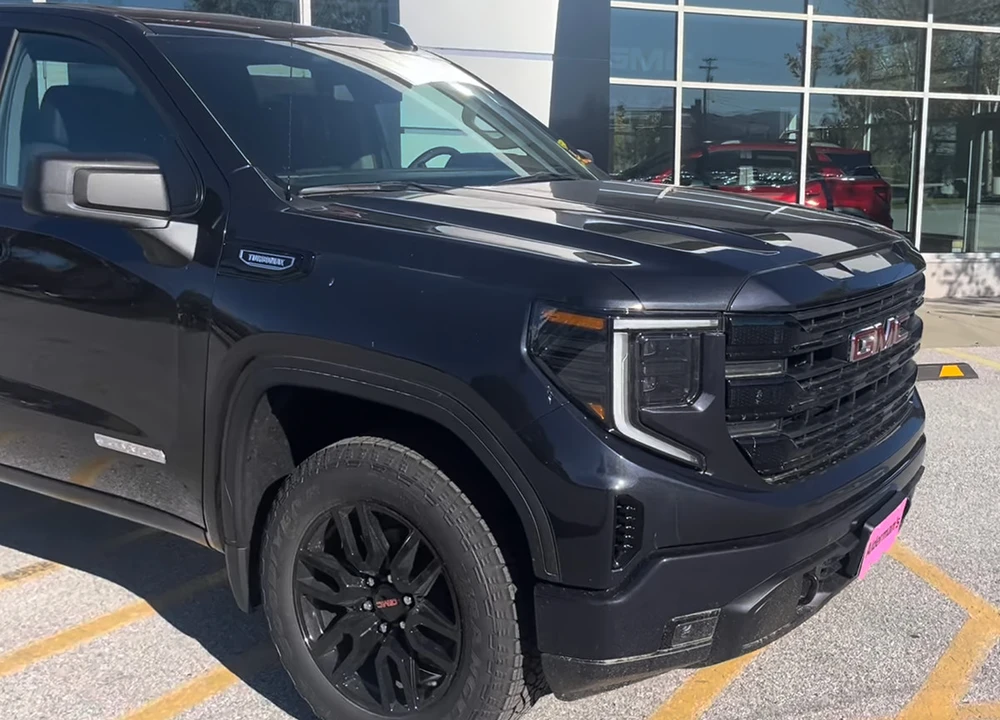 2024 GMC Sierra 5th Gen - Image 4 of 10