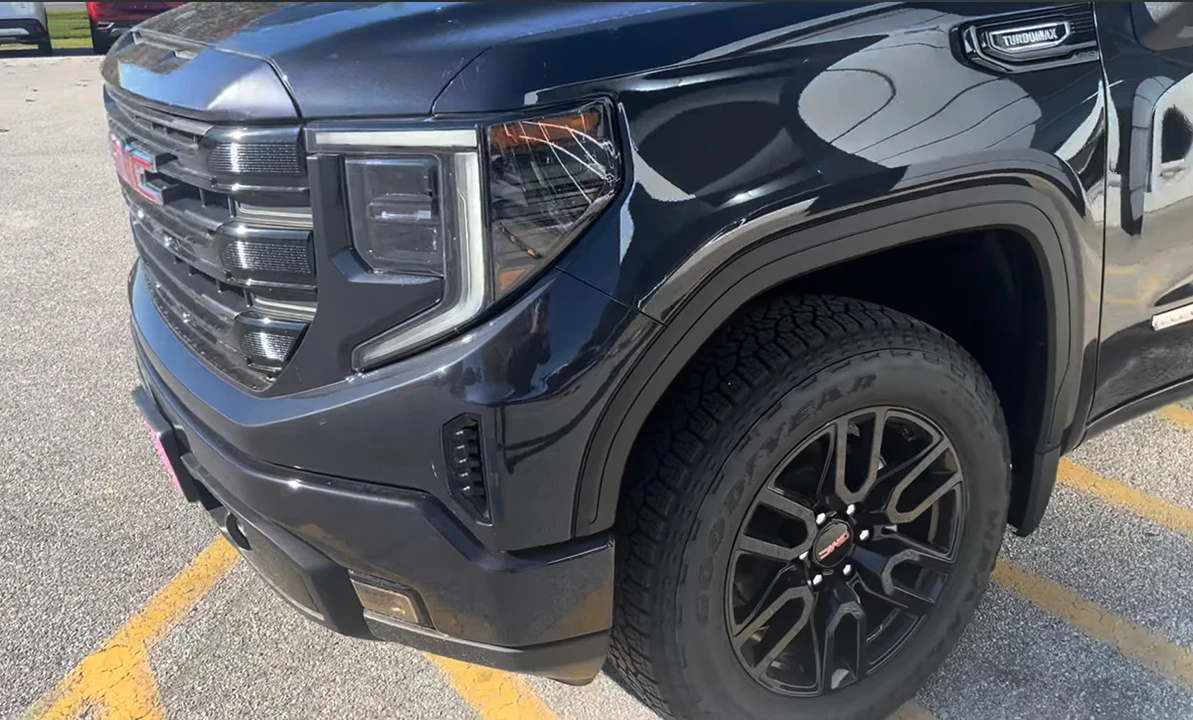 2024 GMC Sierra 5th Gen - Image 5 of 10
