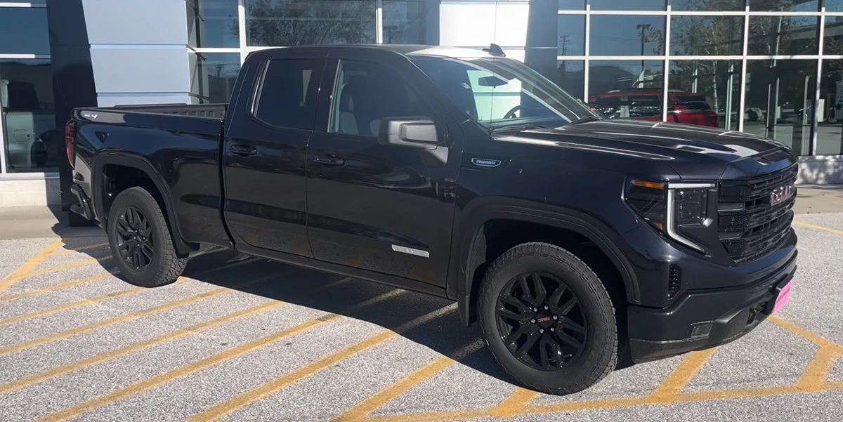 2024 GMC Sierra 5th Gen - Image 3 of 10