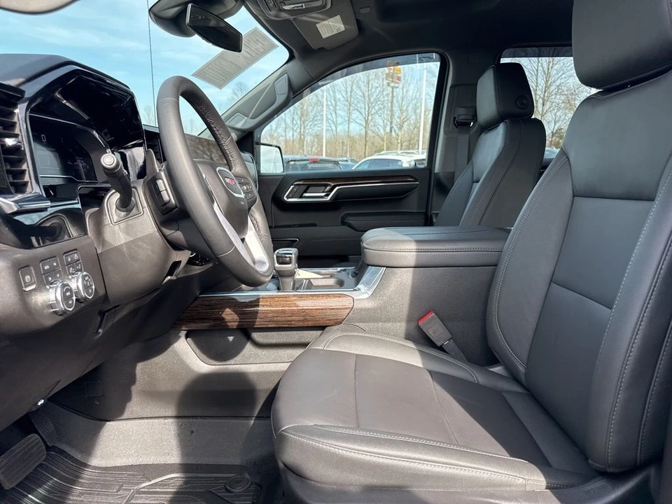2024 GMC Sierra 5th Gen - Image 9 of 12