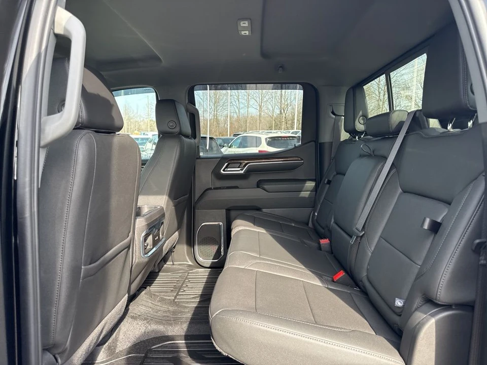 2024 GMC Sierra 5th Gen - Image 11 of 21