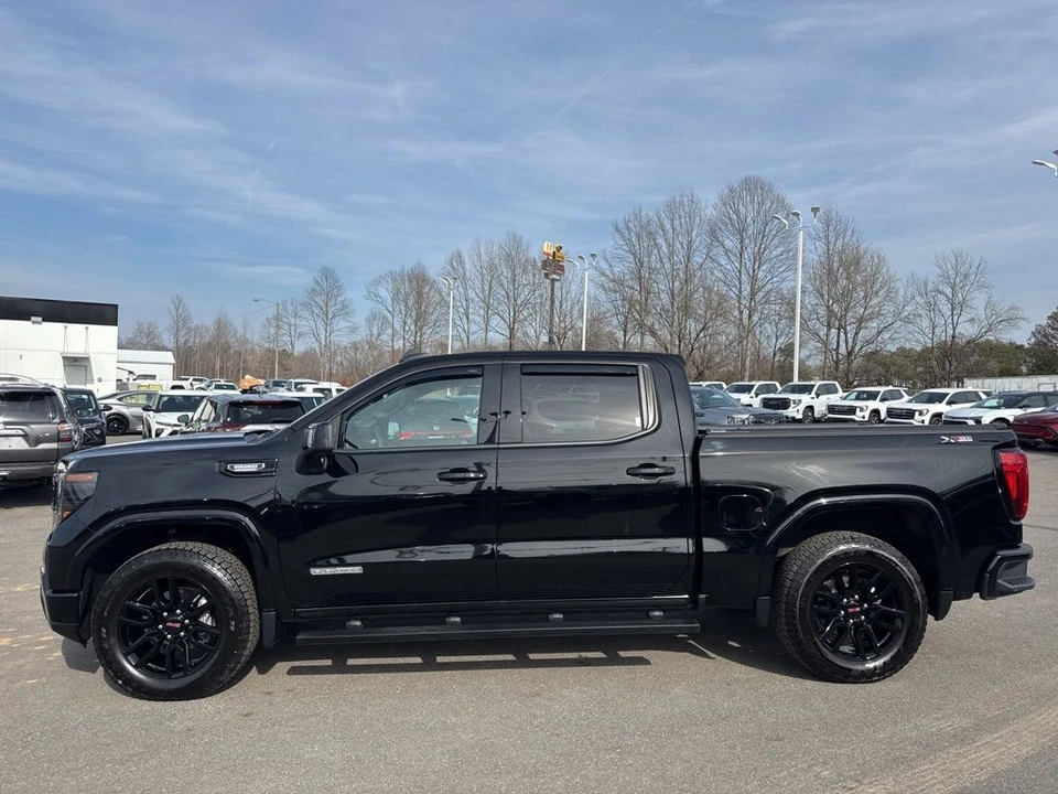 2024 GMC Sierra 5th Gen - Image 2 of 21