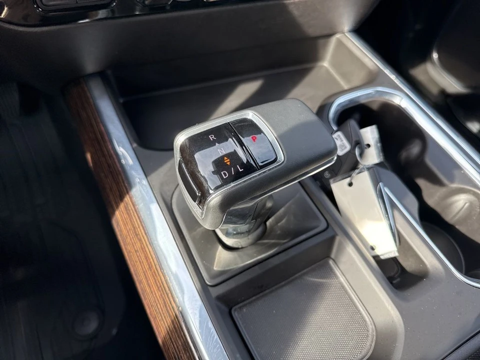 2024 GMC Sierra 5th Gen - Image 17 of 21