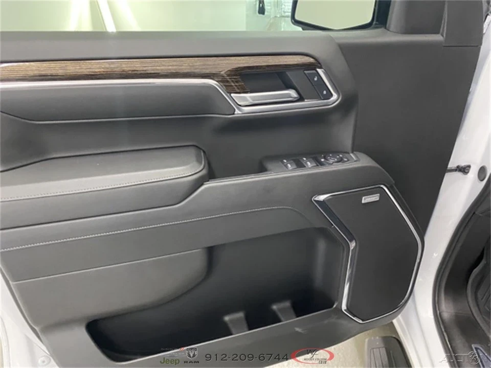 2024 GMC Sierra 5th Gen - Image 10 of 12