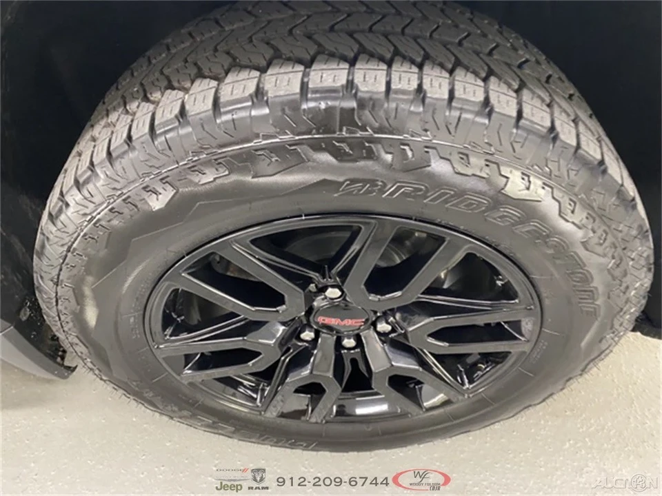 2024 GMC Sierra 5th Gen - Image 4 of 12