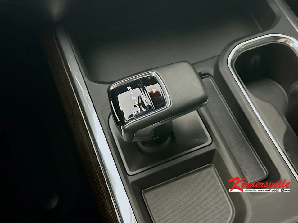 2024 GMC Sierra 5th Gen - Image 16 of 21