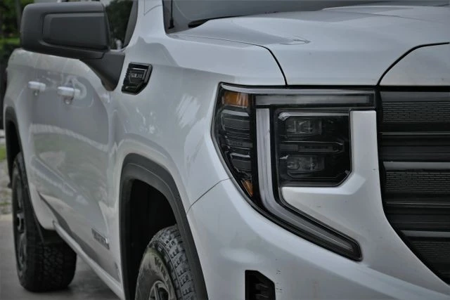 2024 GMC Sierra 5th Gen - Image 11 of 21
