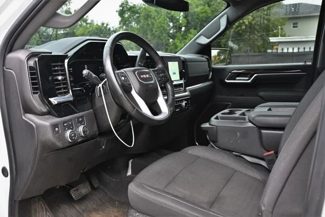 2024 GMC Sierra 5th Gen - Image 17 of 21