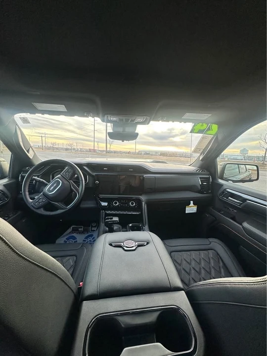 2024 GMC Sierra 5th Gen - Image 9 of 11