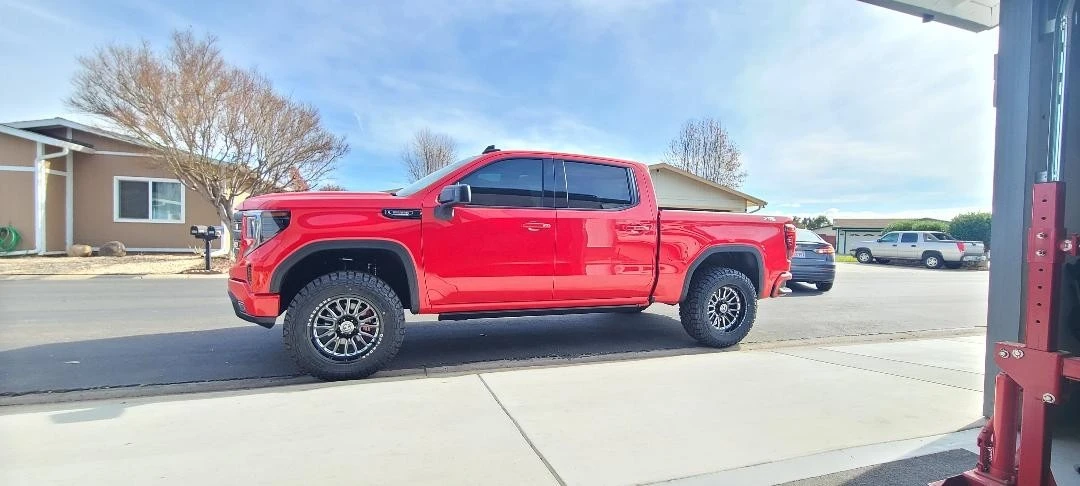 2024 GMC Sierra 5th Gen - Image 2 of 17