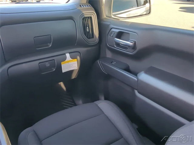 2024 GMC Sierra 5th Gen - Image 17 of 21