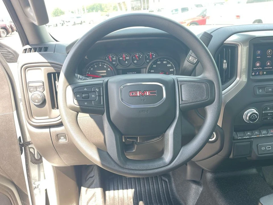 2024 GMC Sierra 5th Gen - Image 11 of 21