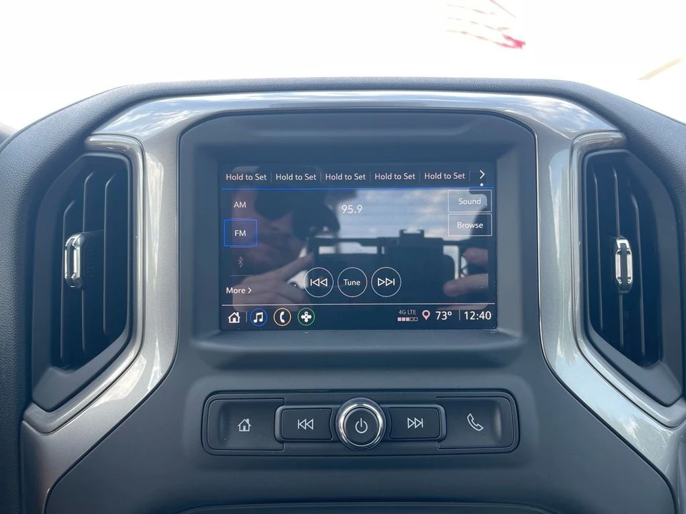 2024 GMC Sierra 5th Gen - Image 14 of 21