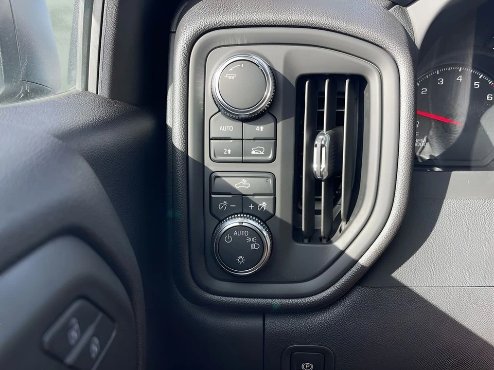 2024 GMC Sierra 5th Gen - Image 19 of 21