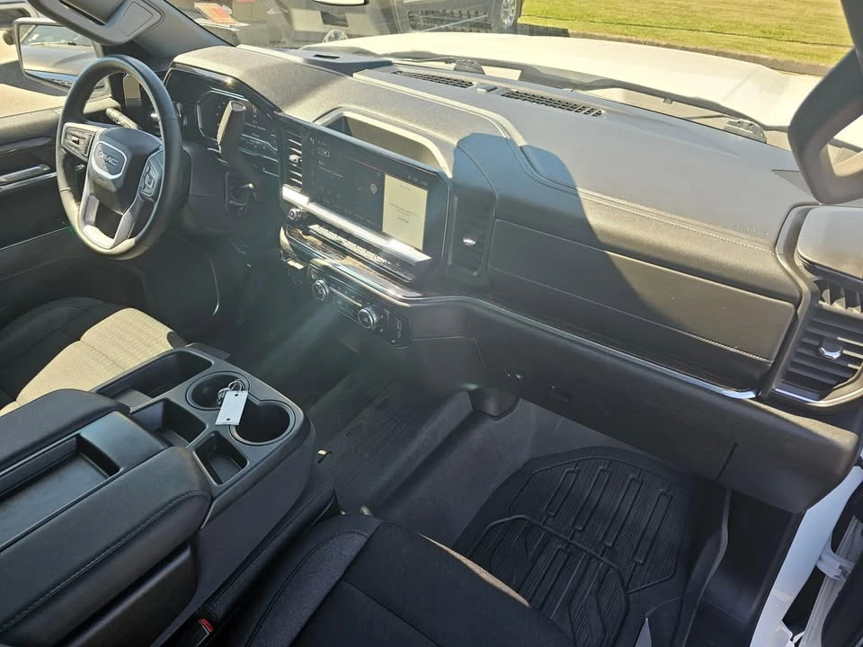 2024 GMC Sierra 5th Gen - Image 11 of 20