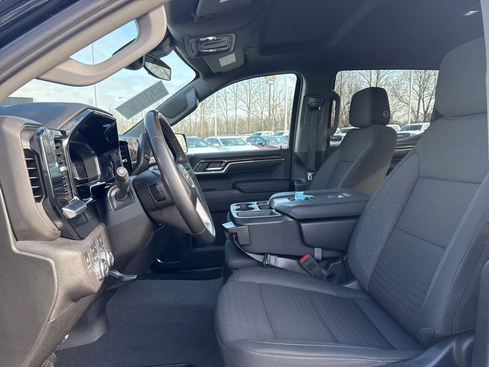 2024 GMC Sierra 5th Gen - Image 10 of 12