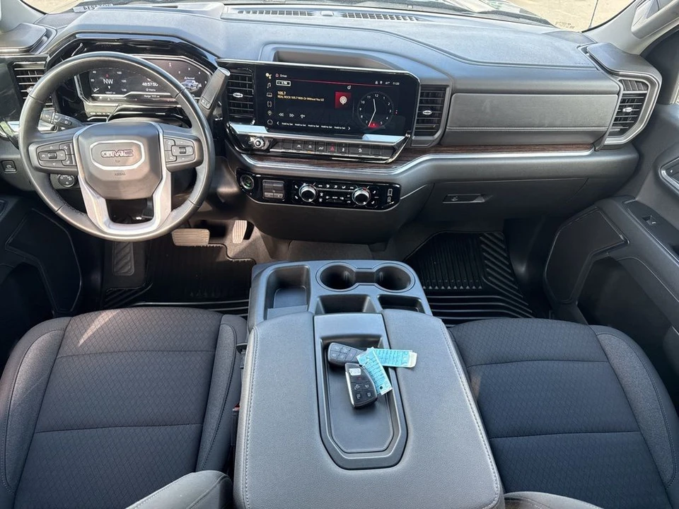 2024 GMC Sierra 5th Gen - Image 15 of 21
