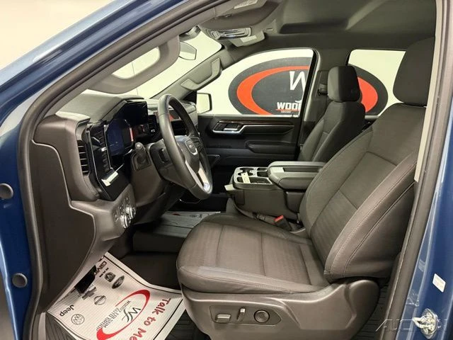 2024 GMC Sierra 5th Gen - Image 9 of 12