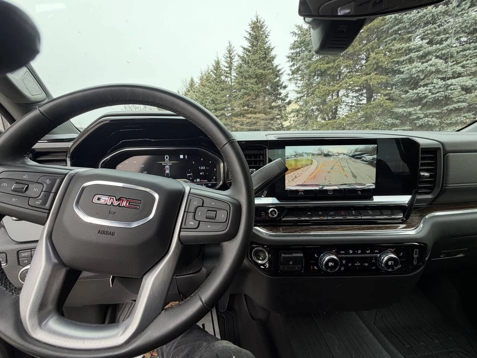 2024 GMC Sierra 5th Gen - Image 15 of 20